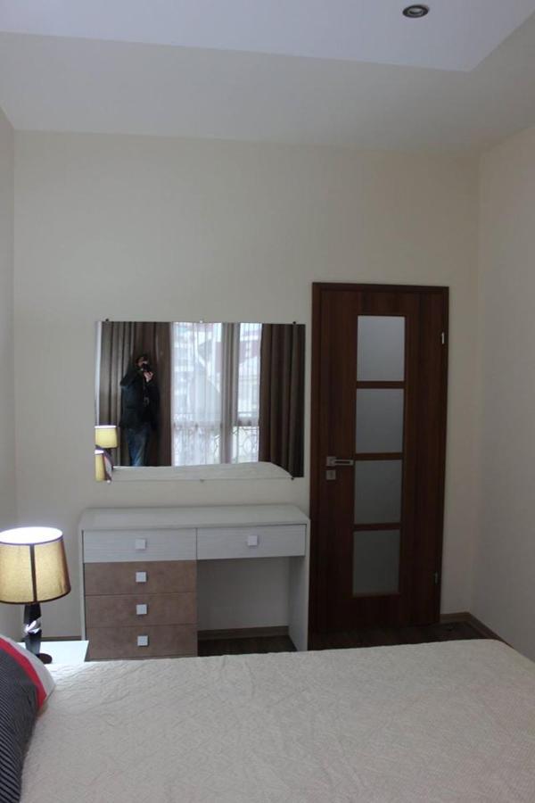 Apartment On Rustaveli 17 Batumi Exteriör bild